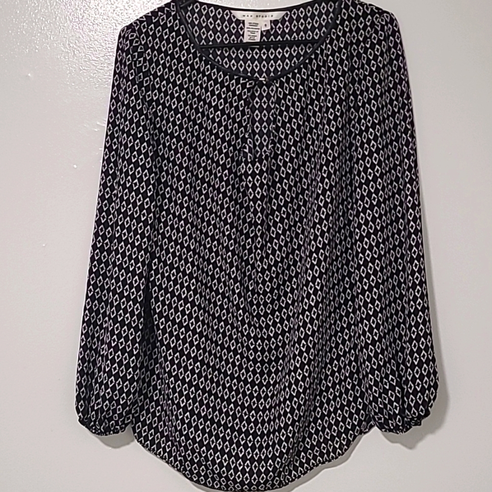 Max Studio Black and White Print Womens  Blouse